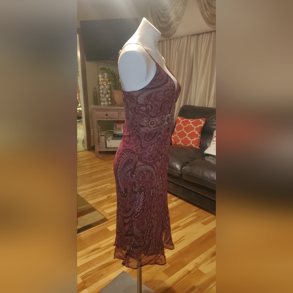 Dress - Picture 7 of 8